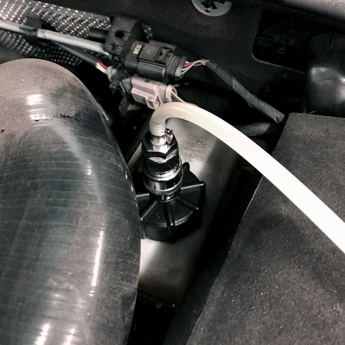 7015 - Pressure Brake Bleeder