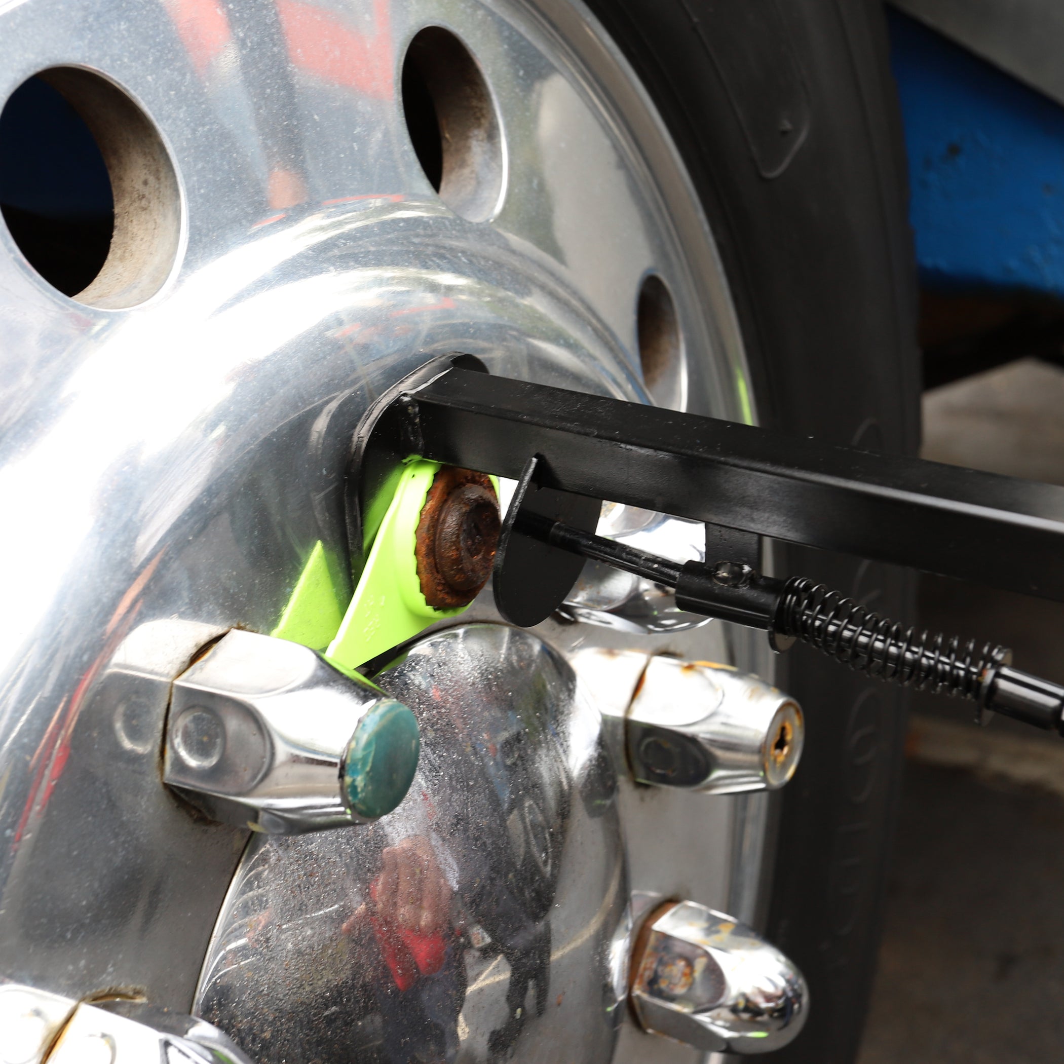 5415 HD Loose Lug Nut Indicator Removal Tool — CTA Manufacturing